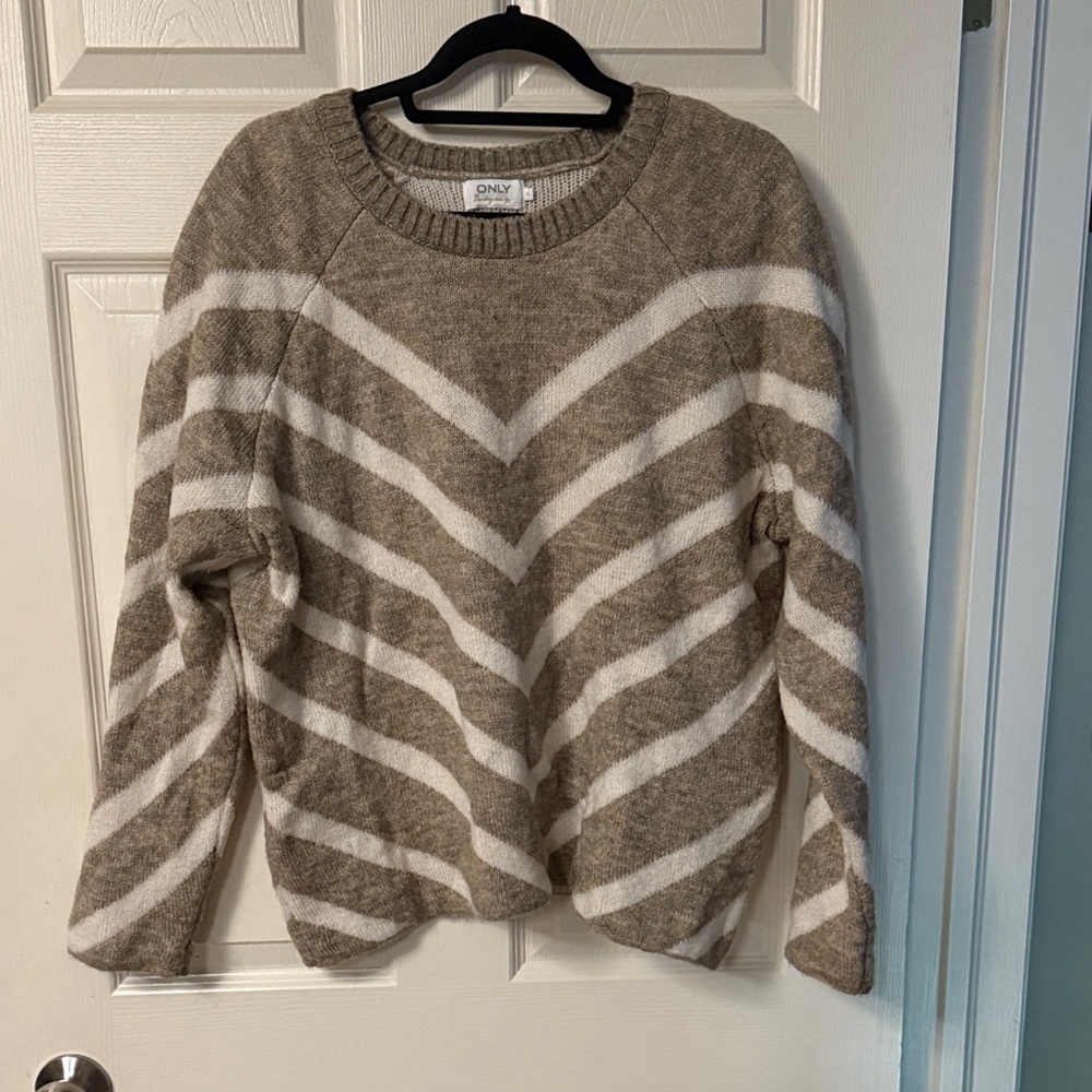 ONLY Women's Tan and White Chevron Sweater
